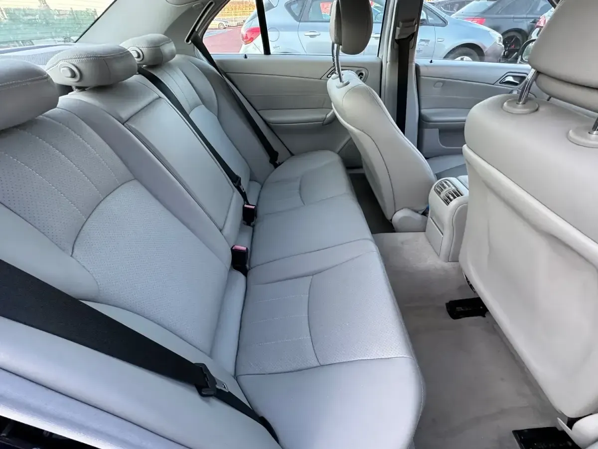 Used Mercedes C220 Classic 150 HP (110 kW) 2004 Blue Sedan