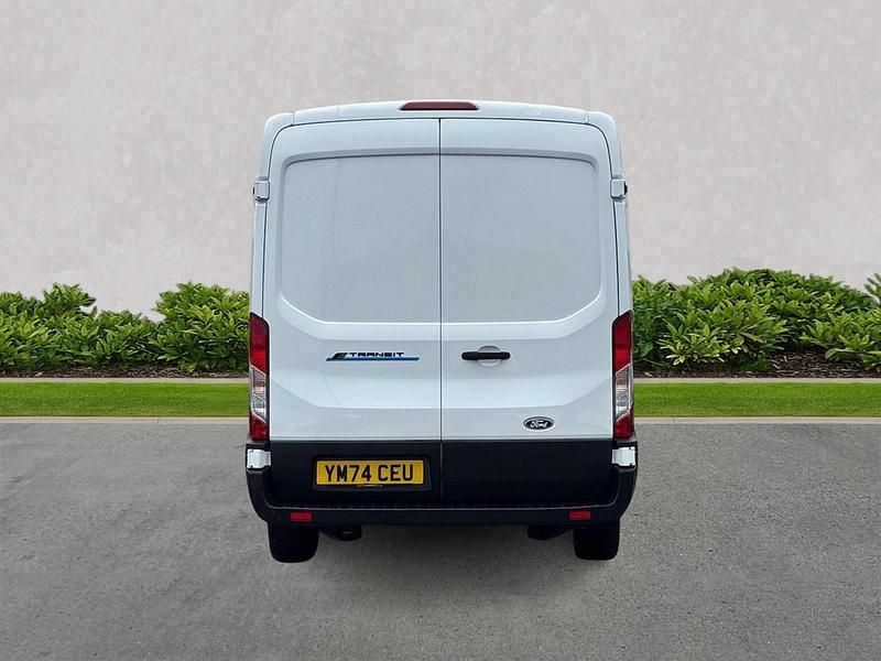 Usado Ford E-Transit 197 kW (269 HP) 2024 Branco Van