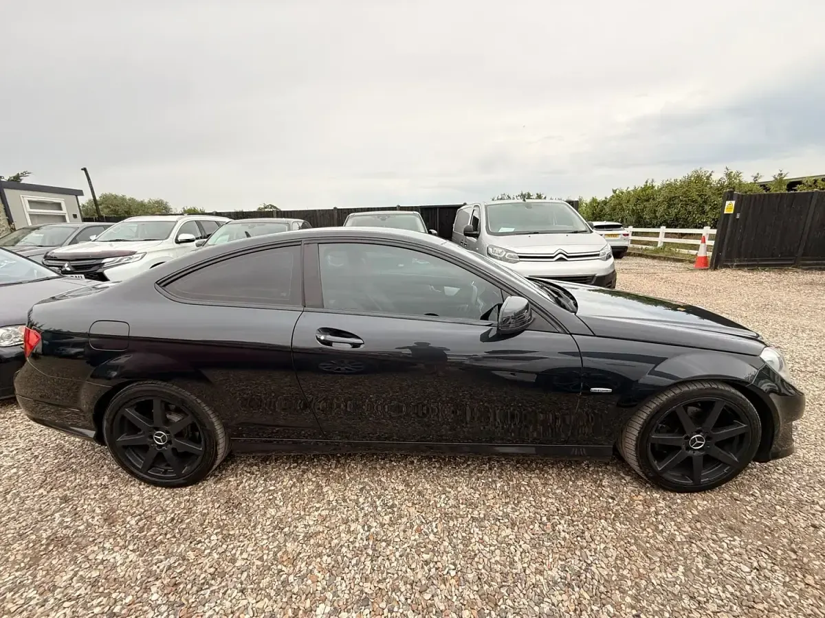Used Mercedes C250 AMG 204 HP (150 kW) 2011 Black Coupe