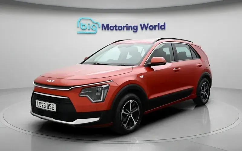 Second-hand Kia Niro 141 CP (103 kW) 2023 Portocaliu SUV