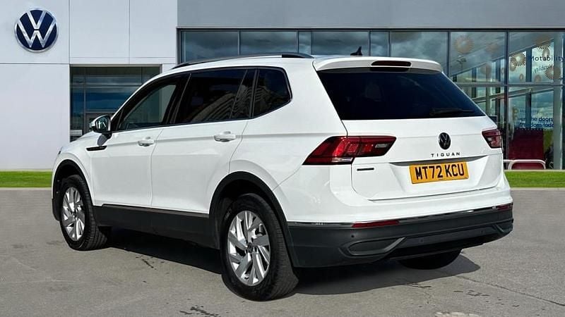Used VW Tiguan Allspace Life 150 HP (110 kW) 2022 Pure white SUV