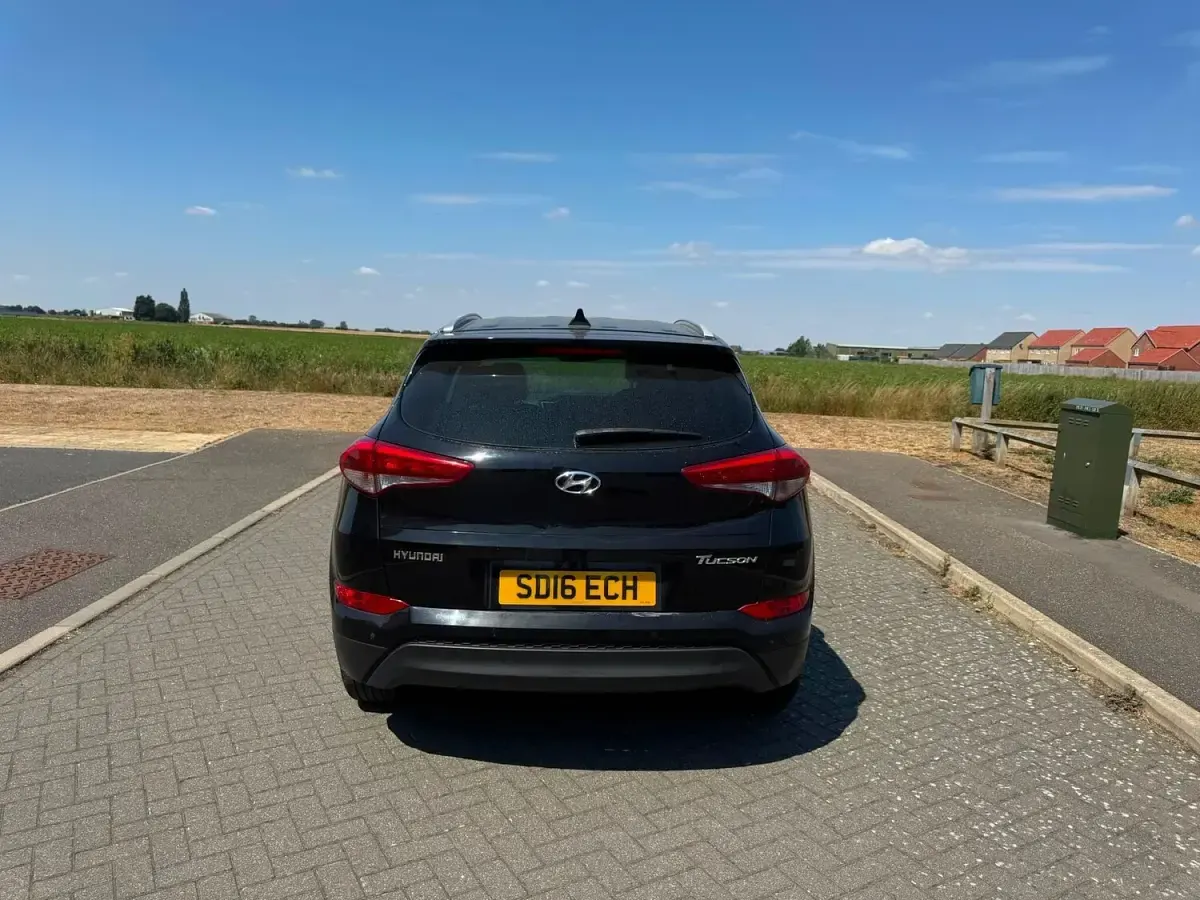 Used Hyundai Tucson Premium 116 HP (85 kW) 2016 Black SUV