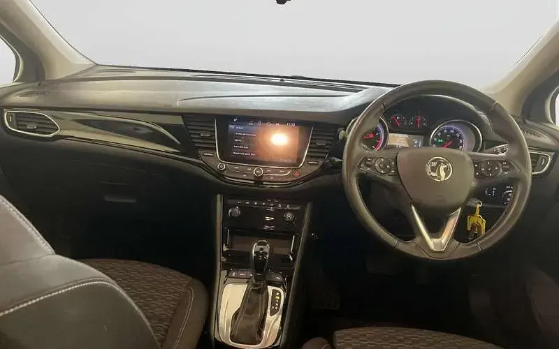 Used Vauxhall Astra SRi 150 HP (110 kW) 2019 Red Hatchback