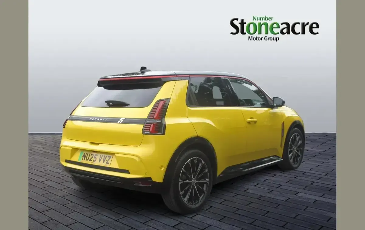 Used Renault R5 Iconic 110 kW (150 HP) 2025 Other Hatchback