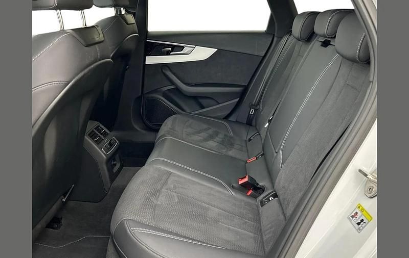 Used Audi A4 S-Line 163 HP (119 kW) 2023 White Estate