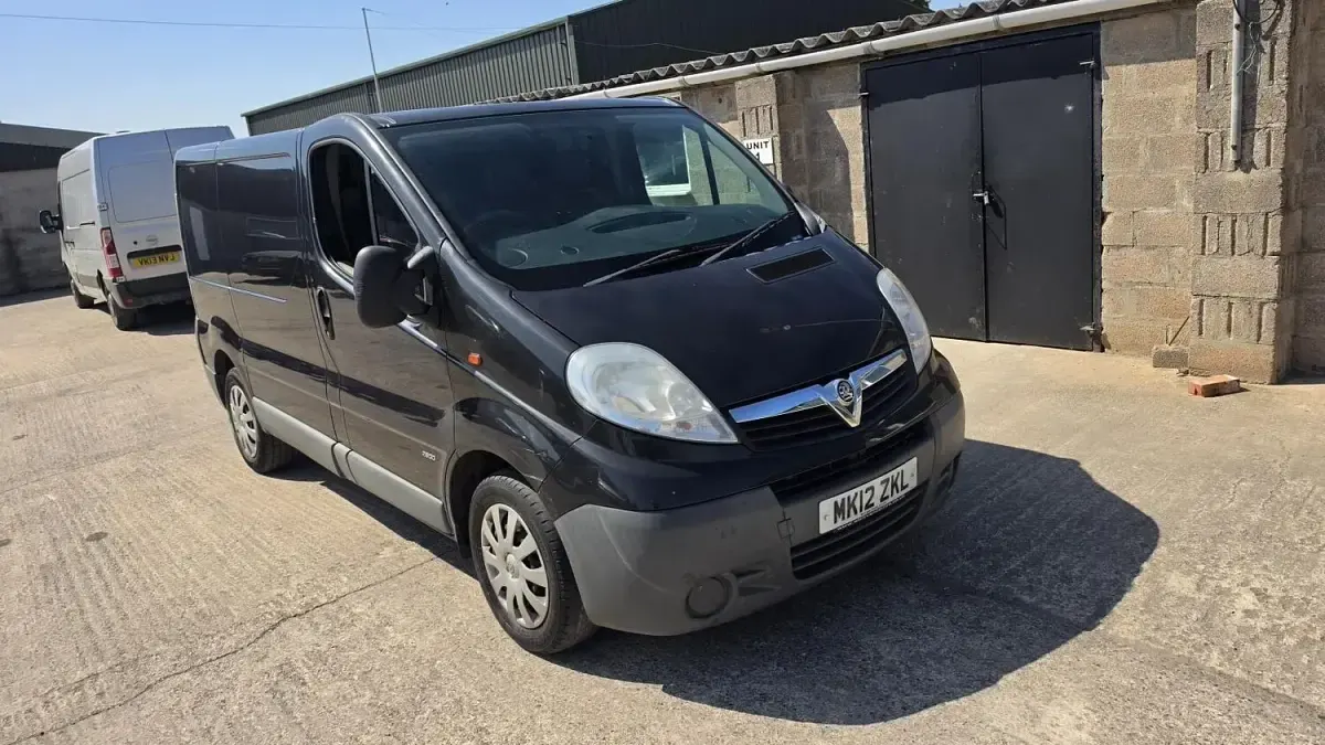 Used Vauxhall Vivaro 115 HP (84 kW) 2012 Black MPV