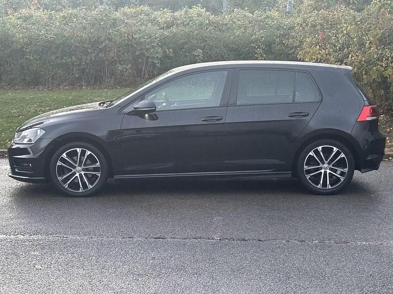 Begagnad VW Golf VII R-line 150 HK (110 kW) 2016 Svart Halvkombi