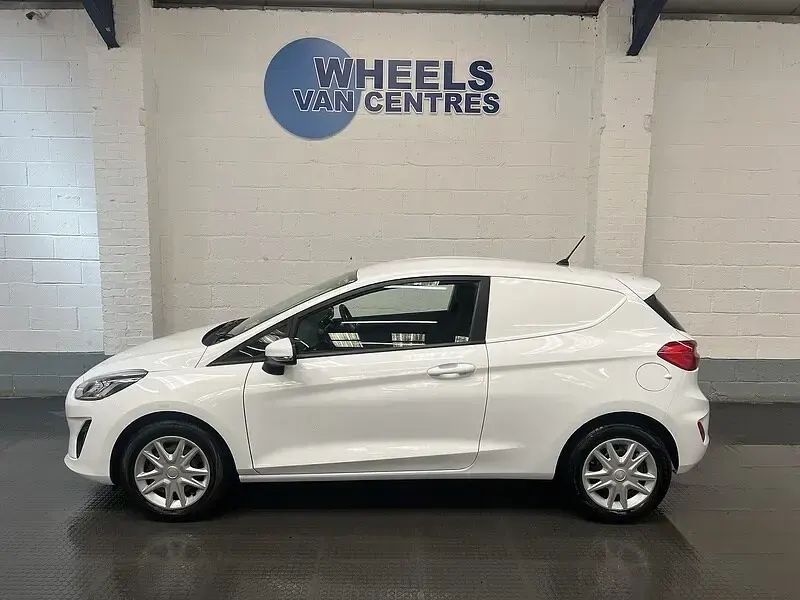 Used Ford Fiesta S 85 HP (62 kW) 2019 White Hatchback