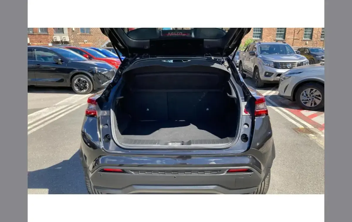 Used Nissan Juke N-Connecta 114 HP (83 kW) 2022 Black SUV