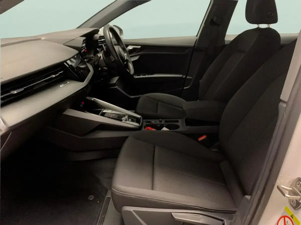 Begagnad Audi A3 Advanced 2022 Vit Sedan