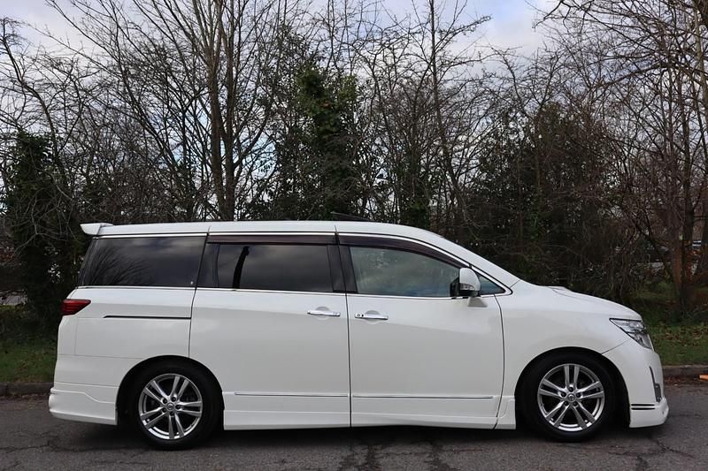 Used Nissan Elgrand 2010 White MPV