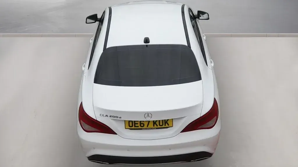 Usado Mercedes CLA200 136 HP (100 kW) 2018 Branco Sedan