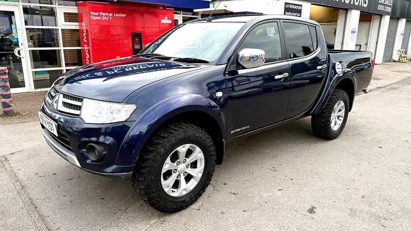Second-hand Mitsubishi L200 176 CP (129 kW) 2014 Albastru Pickup