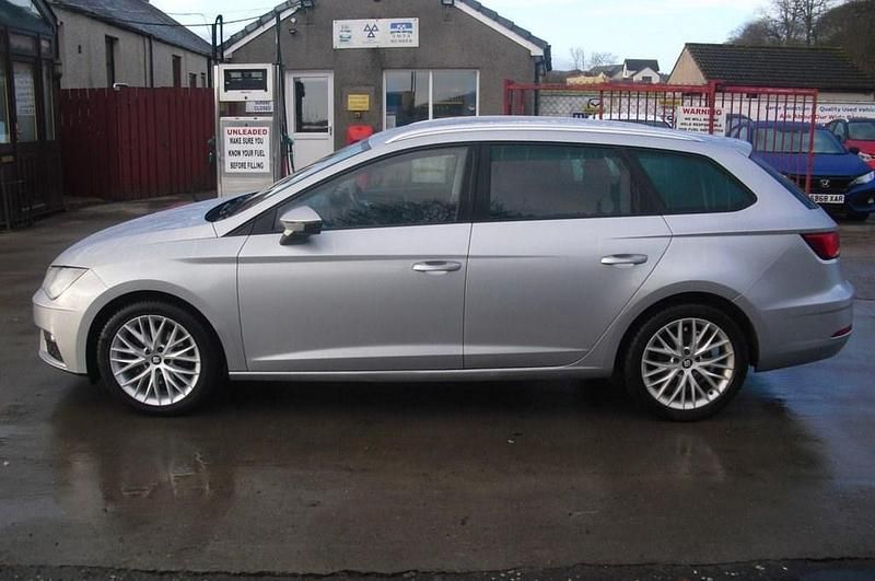 Used Seat Leon ST SE Dynamic 115 HP (84 kW) 2019 Silver Estate