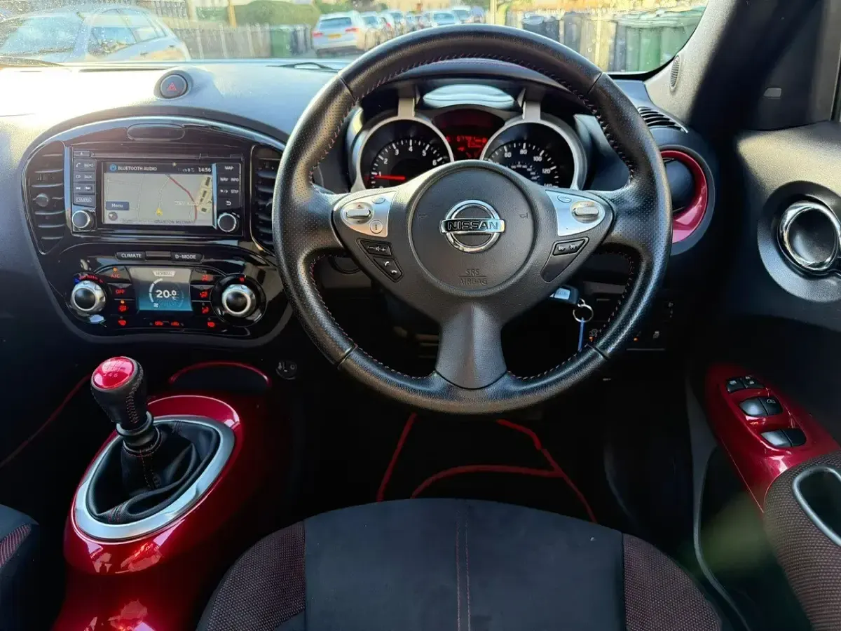 Used Nissan Juke Acenta Premium 115 HP (84 kW) 2015 Silver SUV