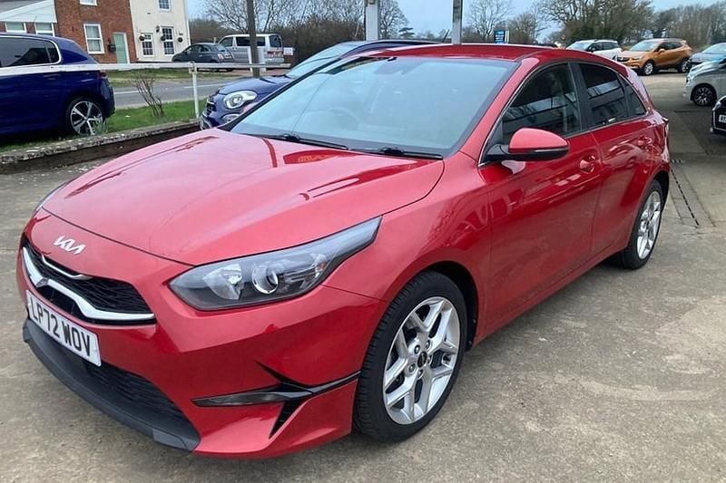 Used Kia Ceed 158 HP (116 kW) 2023 Red Hatchback