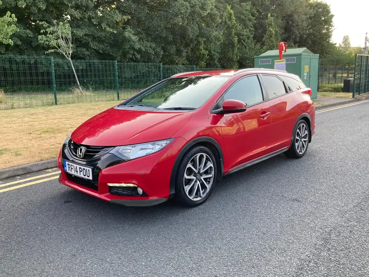 Used Honda Civic SR 120 HP (88 kW) 2014 Red Estate