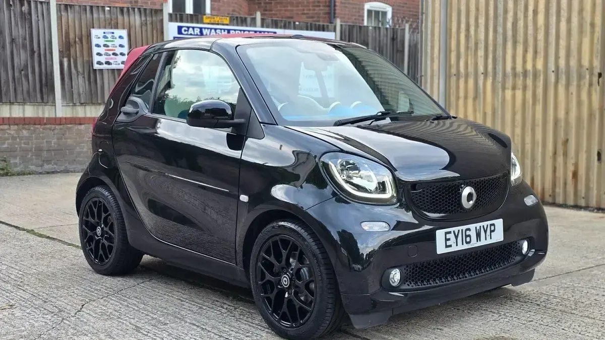 Used Smart ForTwo Cabrio Premium 71 HP (52 kW) 2016 Black Cabriolet