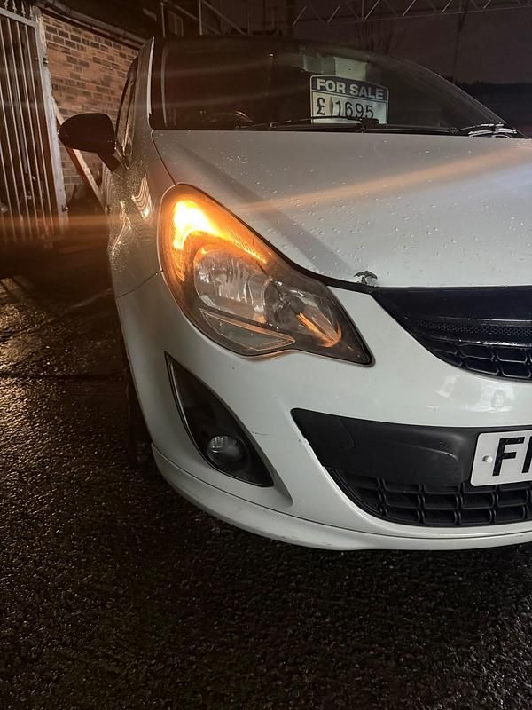 Used Vauxhall Corsa Edition 2012 White Hatchback