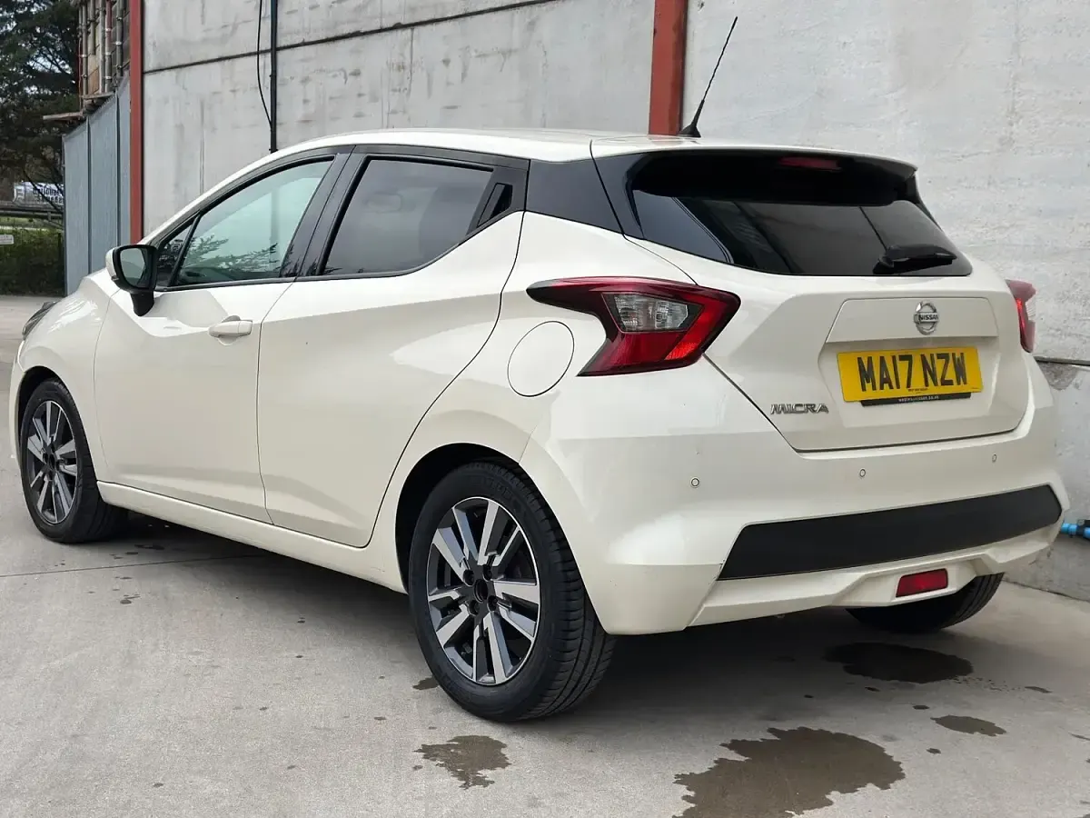 Used Nissan Micra N-Connecta 90 HP (66 kW) 2017 White Hatchback