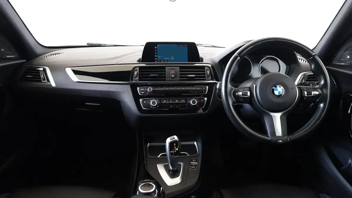 Used BMW 118 M Sport 134 HP (98 kW) 2019 White Hatchback