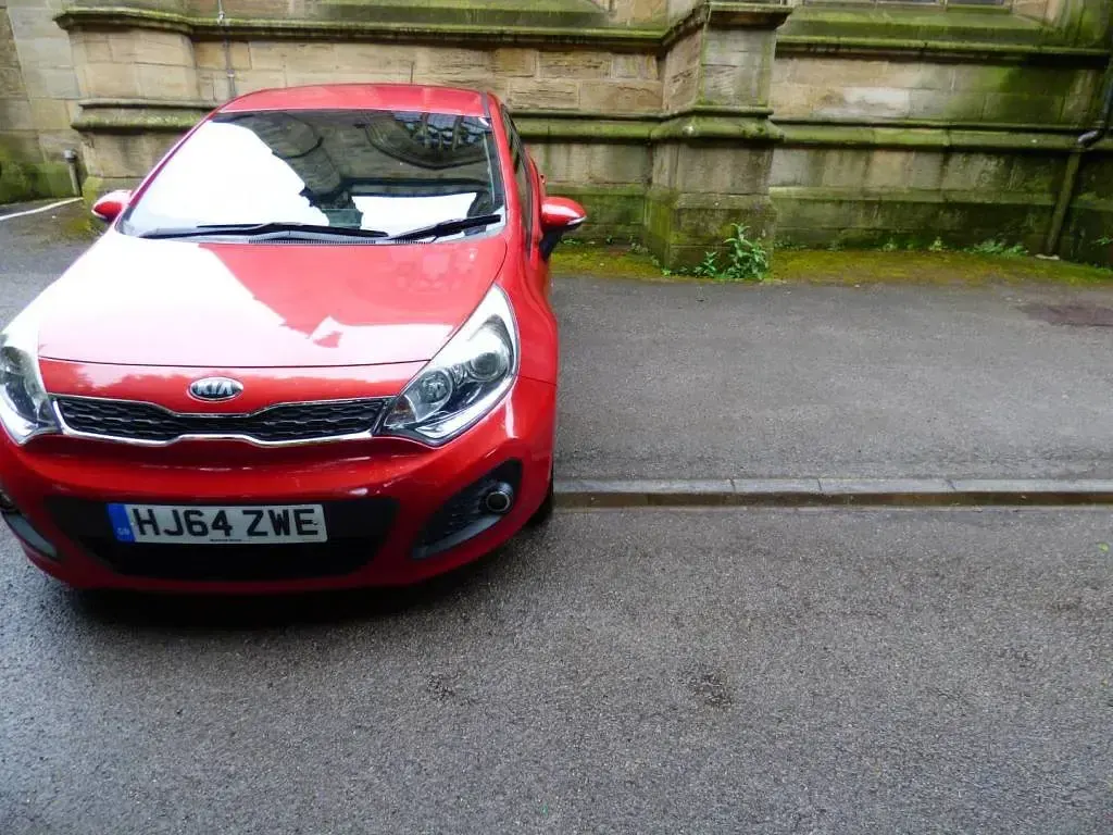 Used Kia Rio 2014 Red Hatchback