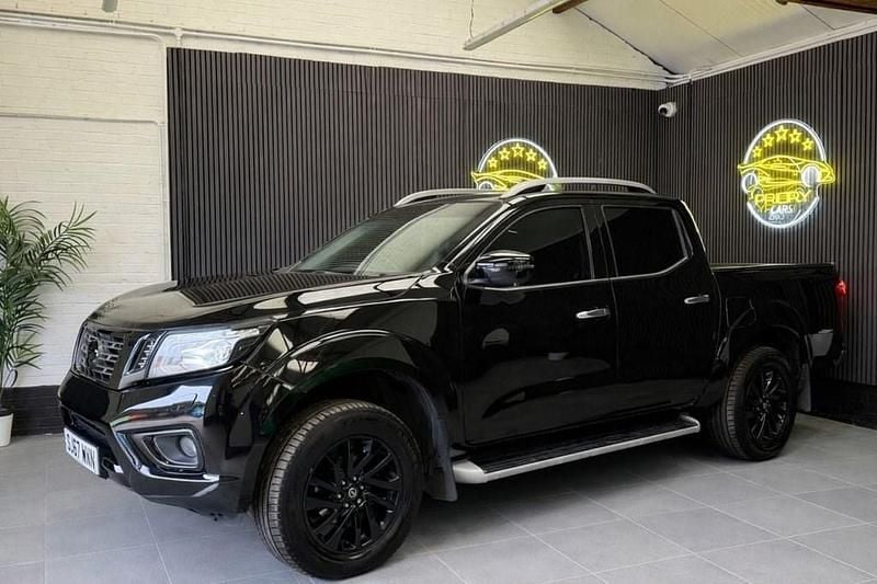 Used Nissan Navara Tekna 190 HP (139 kW) 2017 Black Pickup