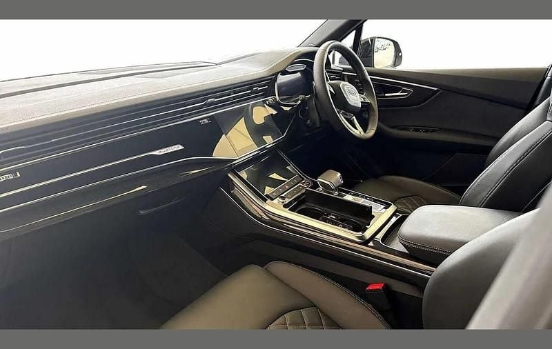 Usado Audi SQ7 Comfort 507 CV (372 kW) 2025 Negro SUV