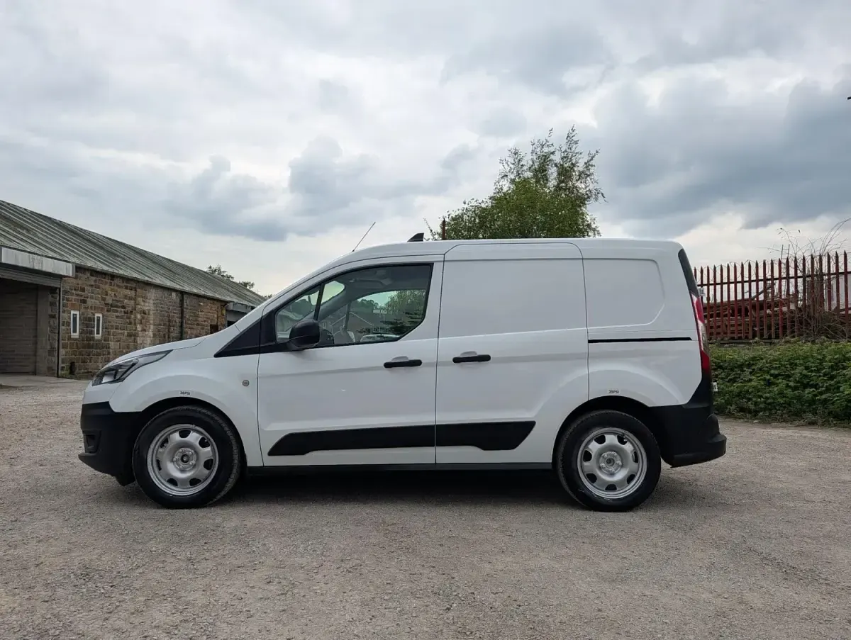 Gebraucht Ford Transit Connect 75 PS (55 kW) 2020 Weiß Van / Kleinbus