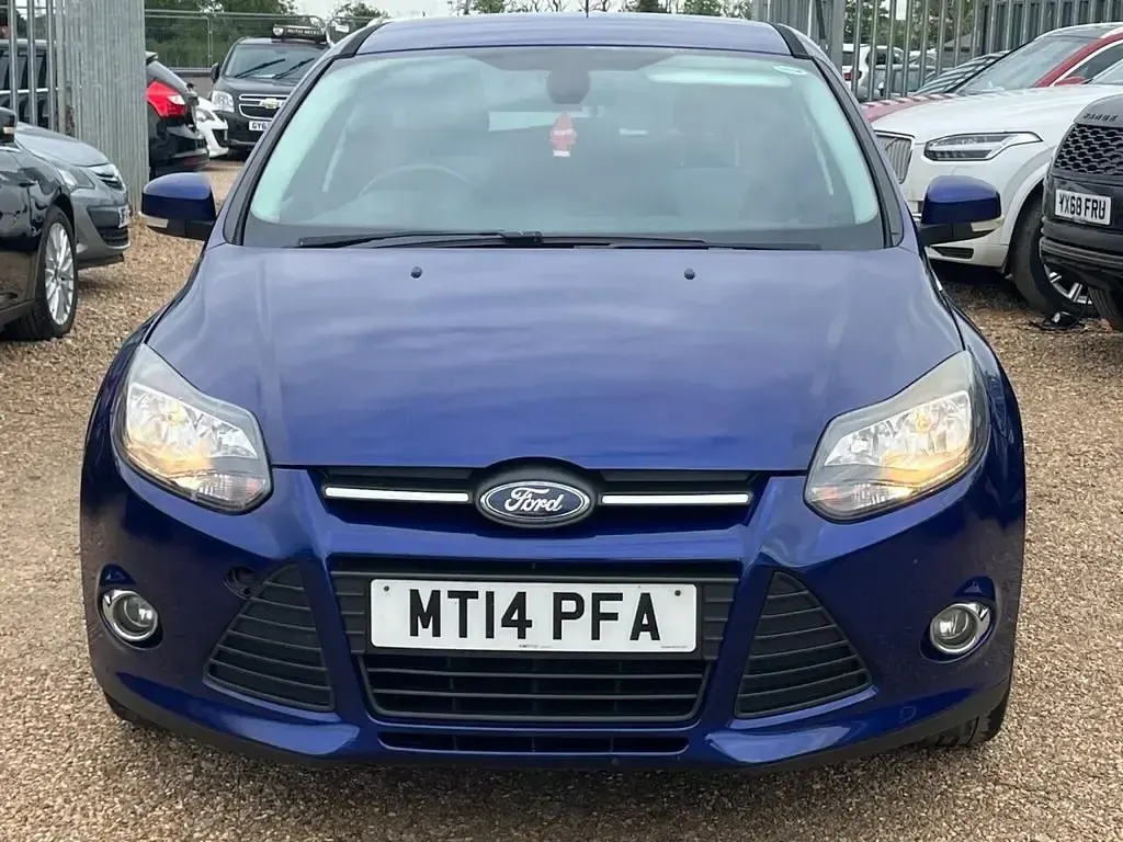 Used Ford Focus Zetec 115 HP (84 kW) 2014 Blue Hatchback