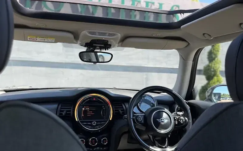 Used Mini Cooper Hatch 136 HP (100 kW) 2017 Hatchback