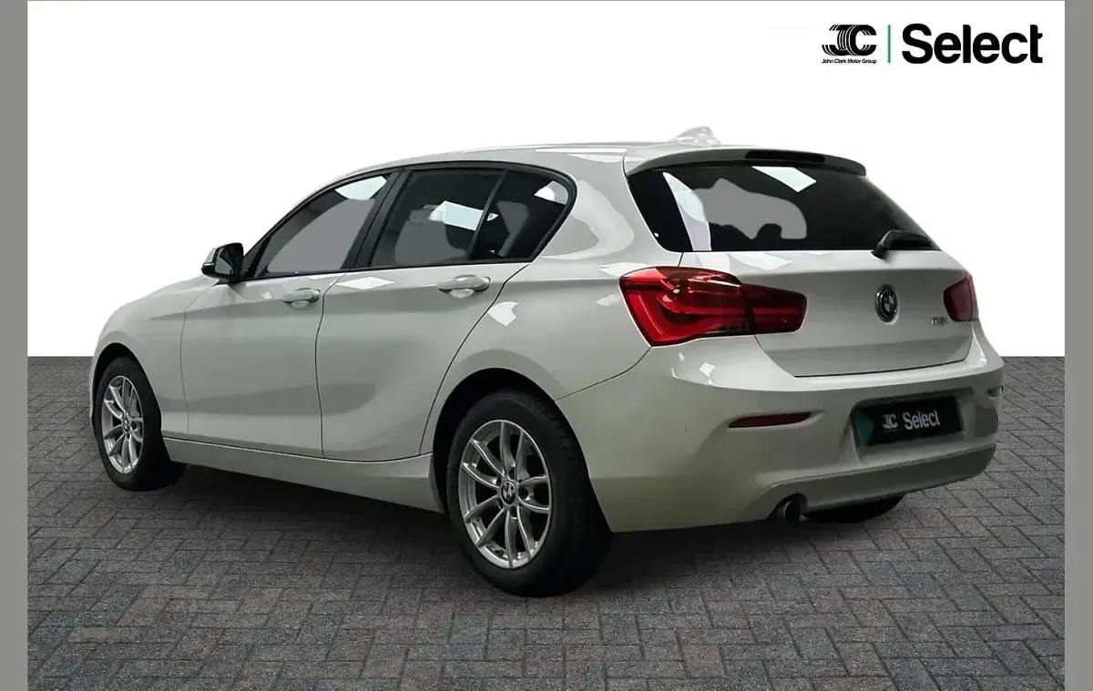 Used BMW 118 Performance 134 HP (98 kW) 2018 White Hatchback