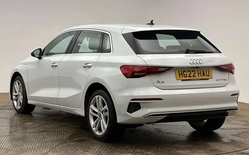 Used Audi A3 Sportback e-tron Sport 204 HP (150 kW) 2022 White Hatchback