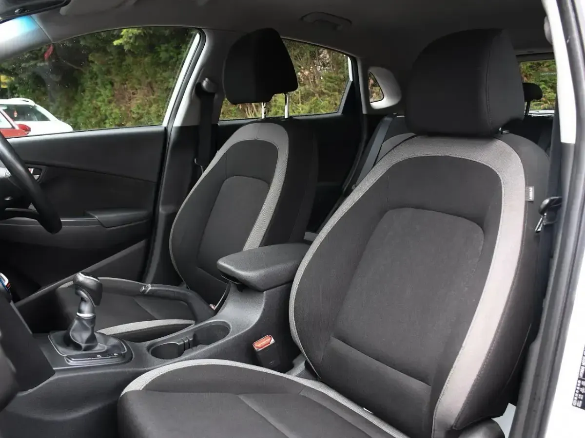 Used Hyundai Kona SE 118 HP (86 kW) 2018 White SUV