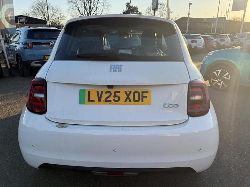 New Fiat 500e 85 kW (116 HP) 2025 White Hatchback