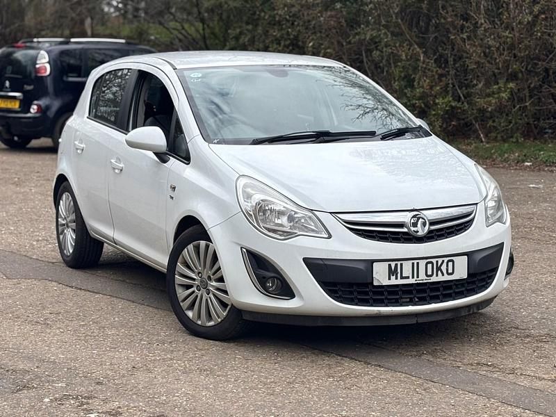 Used Vauxhall Corsa 85 HP (62 kW) 2011 White Hatchback