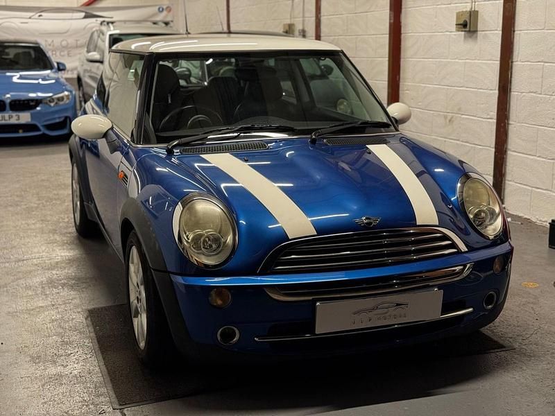 Blue Used 2005 Mini Cooper Hatch Hatchback | £2,195 (Fair price) - Image 1/4
