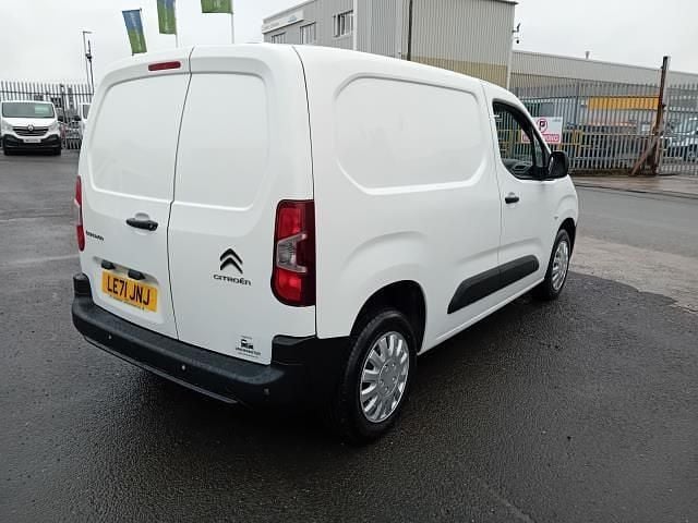 Used Citroën Berlingo 100 HP (73 kW) 2022 White MPV