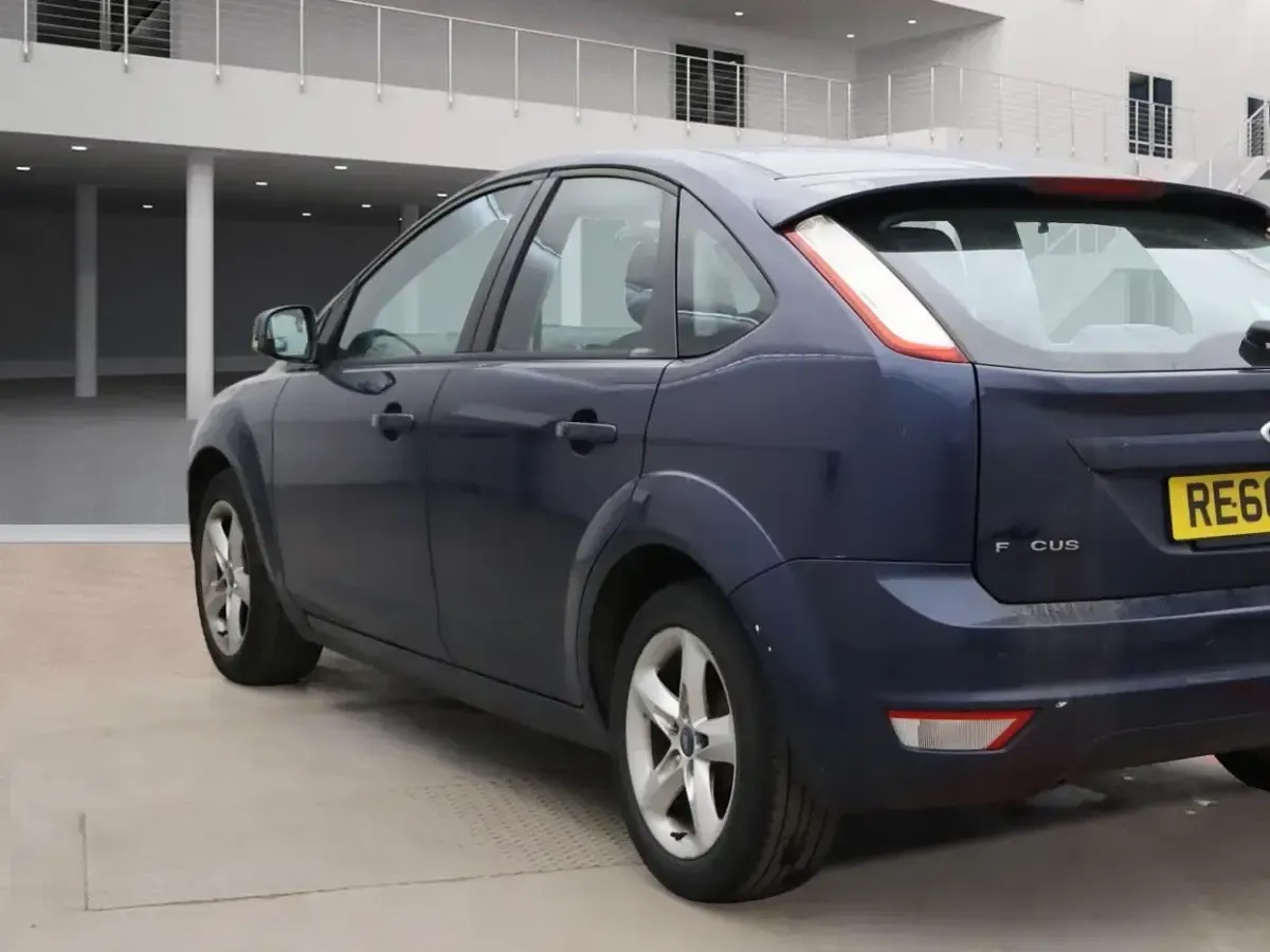 Used Ford Focus Zetec 99 HP (72 kW) 2010 Blue Hatchback