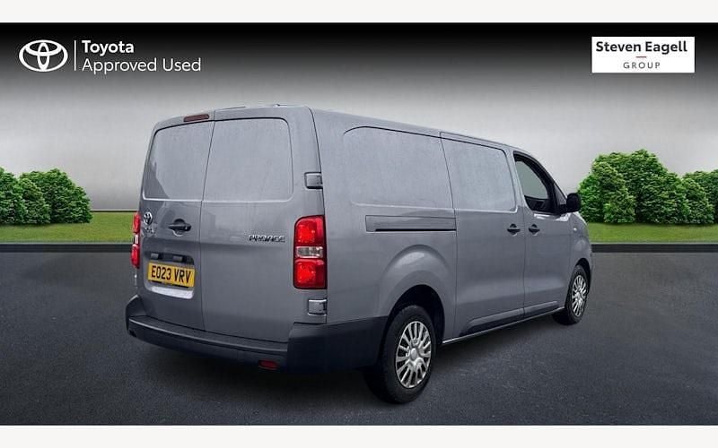 Used Toyota Proace 140 HP (102 kW) 2023 MPV