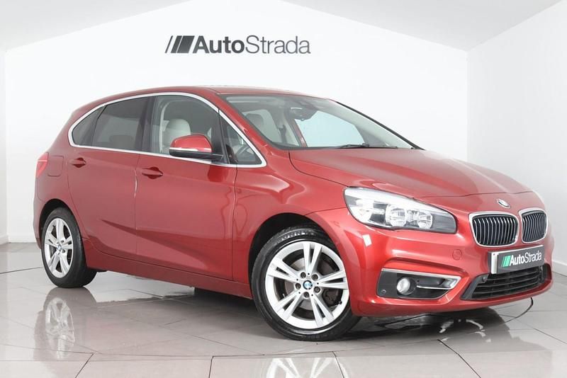 Used BMW 218 Luxury Line 2015 Red Hatchback