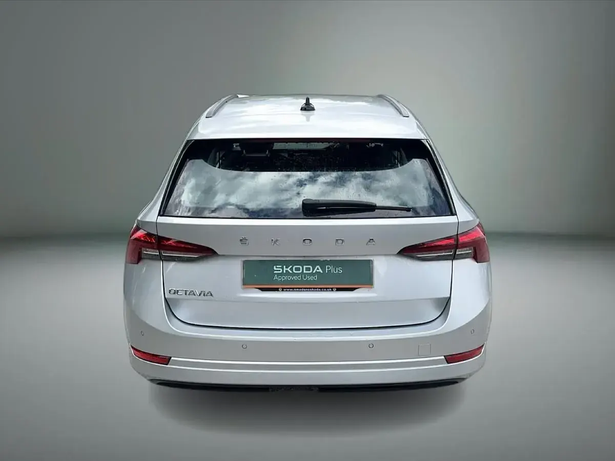 Używany Skoda Octavia SE Technology 81 KM (59 kW) 2022 Srebrny Kombi