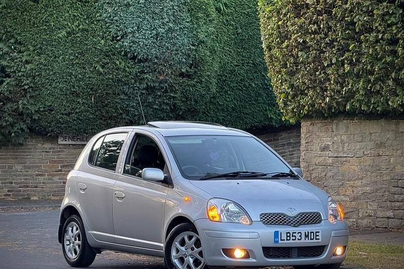 Silver Used 2003 Toyota Yaris Hatchback | £3,699 (A bit pricey) - Image 1/1