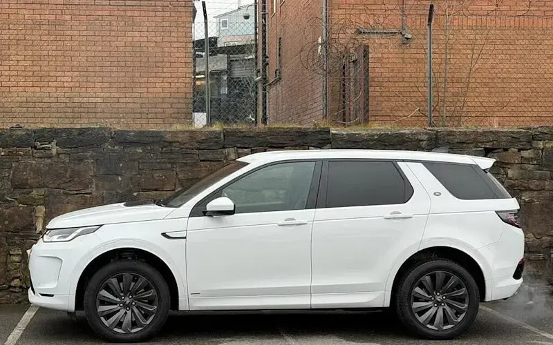 Used Land Rover Discovery 5 SE Dynamic 179 HP (131 kW) 2020 White SUV
