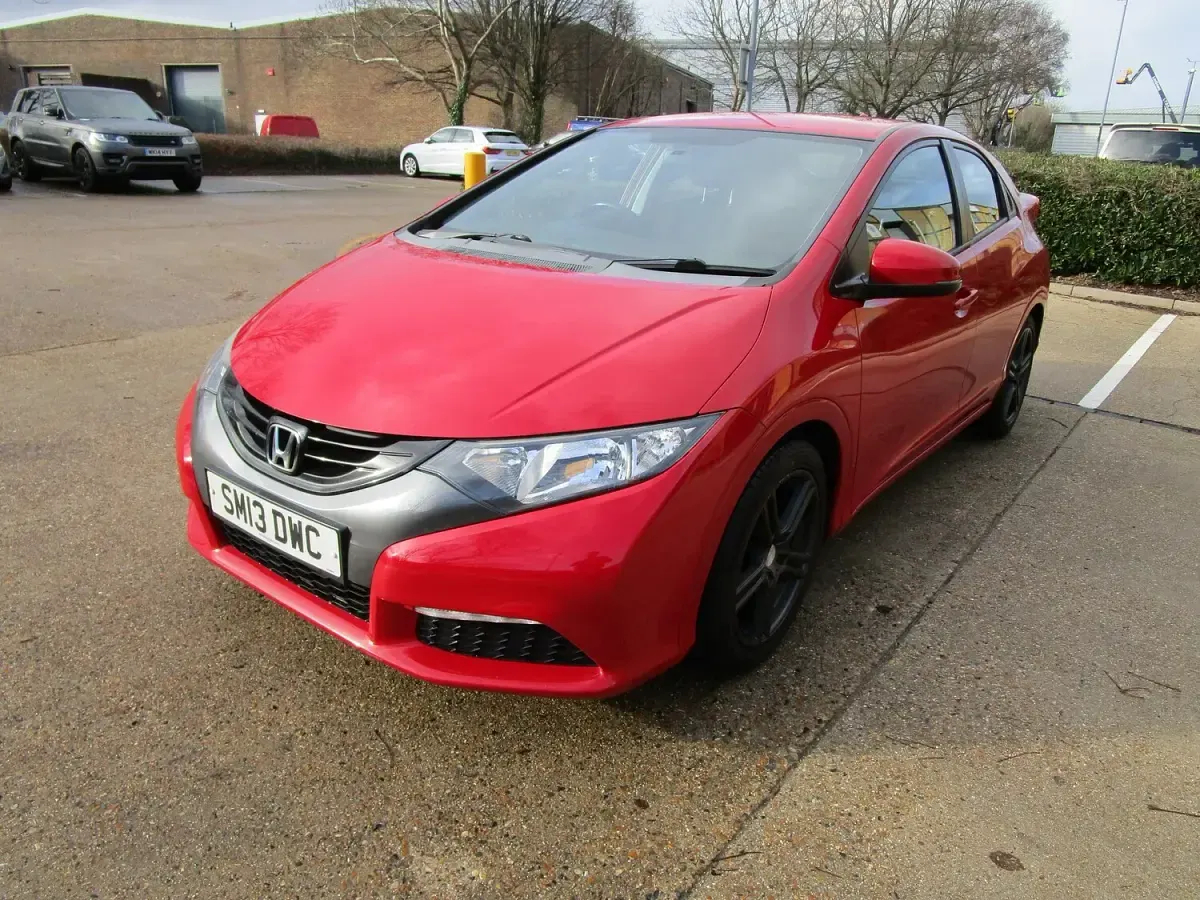 Used Honda Civic S 142 HP (104 kW) 2013 Red Hatchback