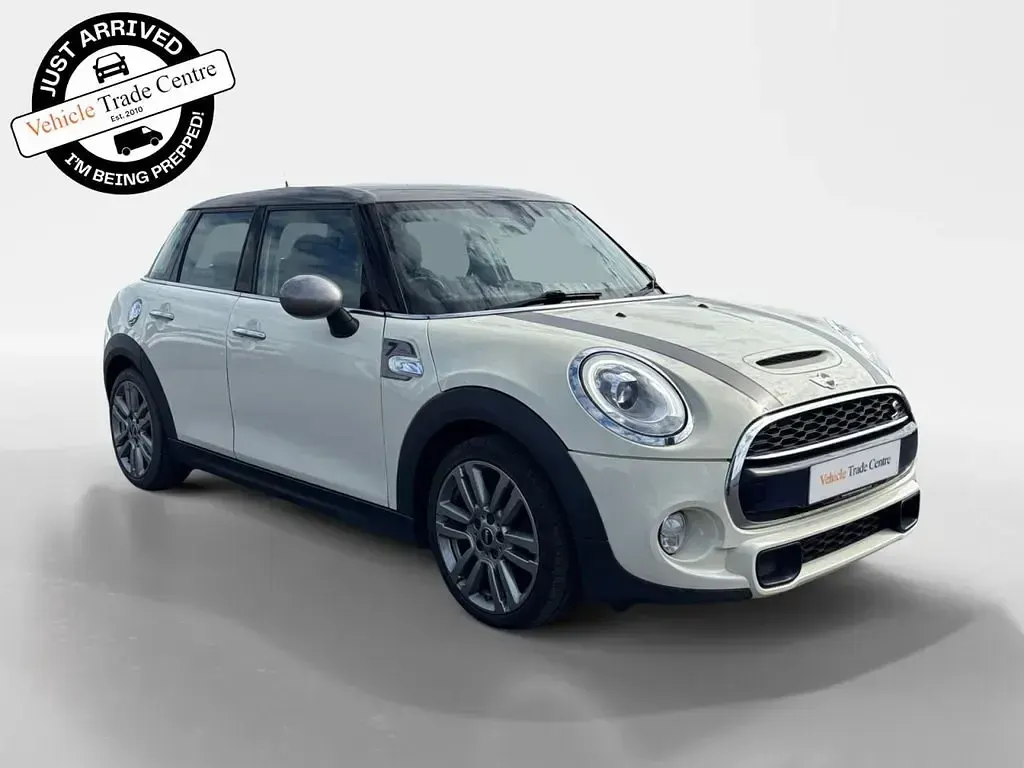 Używany Mini Cooper S Hatch 192 KM (141 kW) 2017 Biały Hatchback
