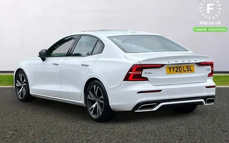Used Volvo S60 R-Design 250 HP (183 kW) 2019 White Sedan