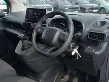 Used Citroën Berlingo 100 HP (73 kW) 2023 White MPV