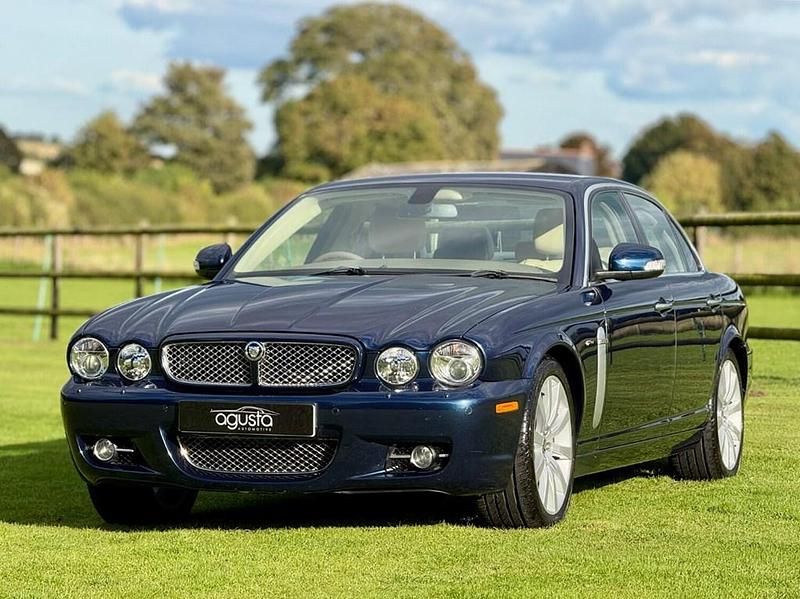 Used Jaguar XJ Executive 207 HP (152 kW) 2009 Blue Sedan