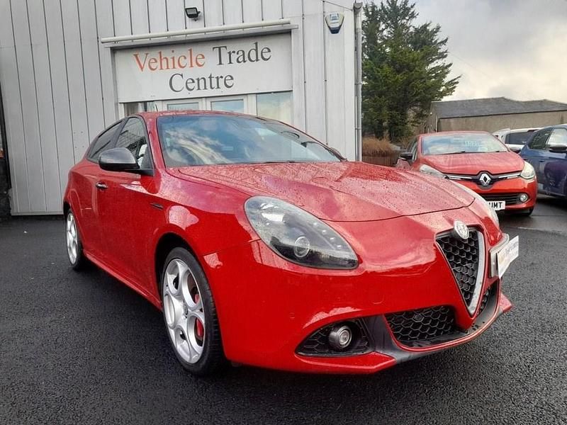 Red Used 2016 Alfa Romeo Giulietta Edizione Speciale Hatchback | £7,999 (Fair price) - Image 1/4